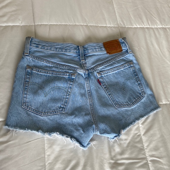 Blue Jean Levi Shorts - Picture 1 of 4